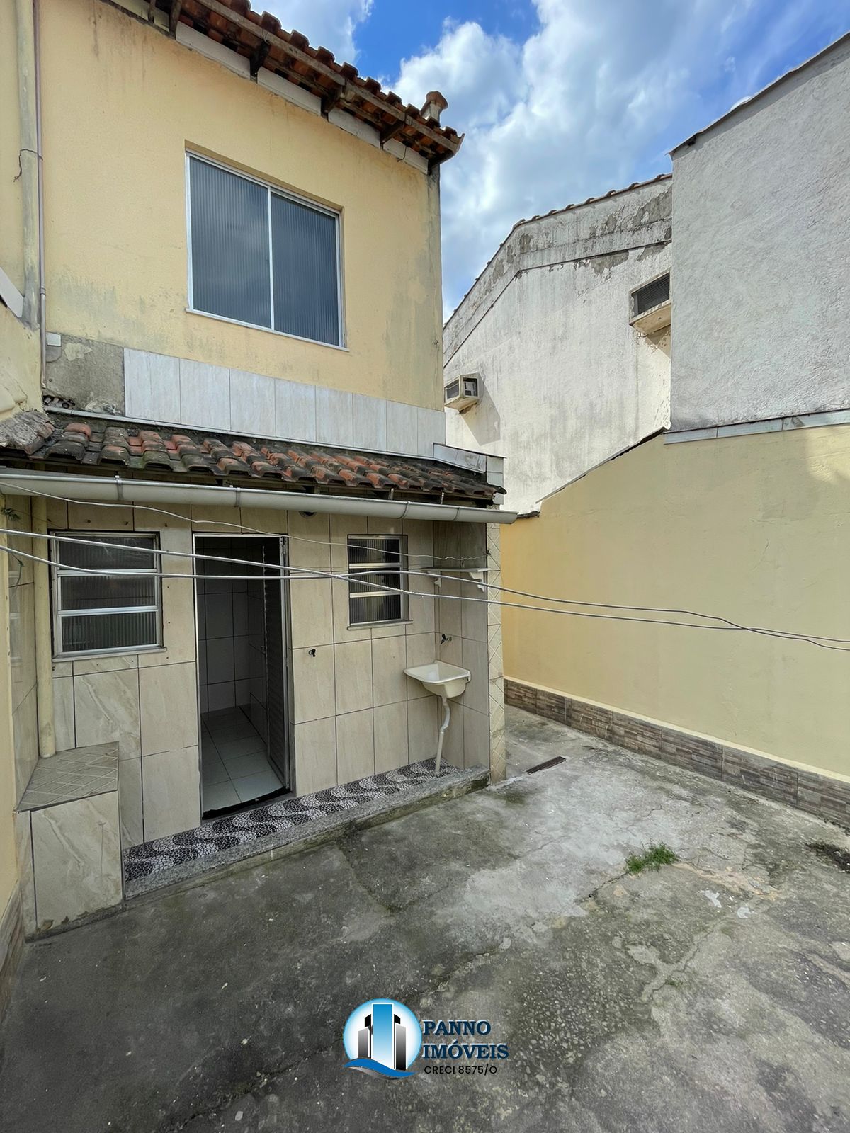 Casa com 2 Dormitórios para alugar, 65 m² por R$ 650,00 Casa com 2 Dormitórios para alugar, 65 m² por R$ 650,00