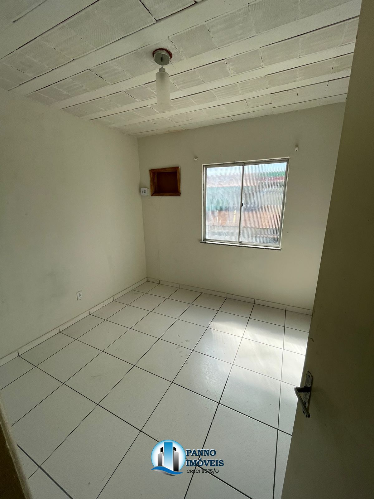 Casa com 2 Dormitórios para alugar, 65 m² por R$ 650,00 Casa com 2 Dormitórios para alugar, 65 m² por R$ 650,00
