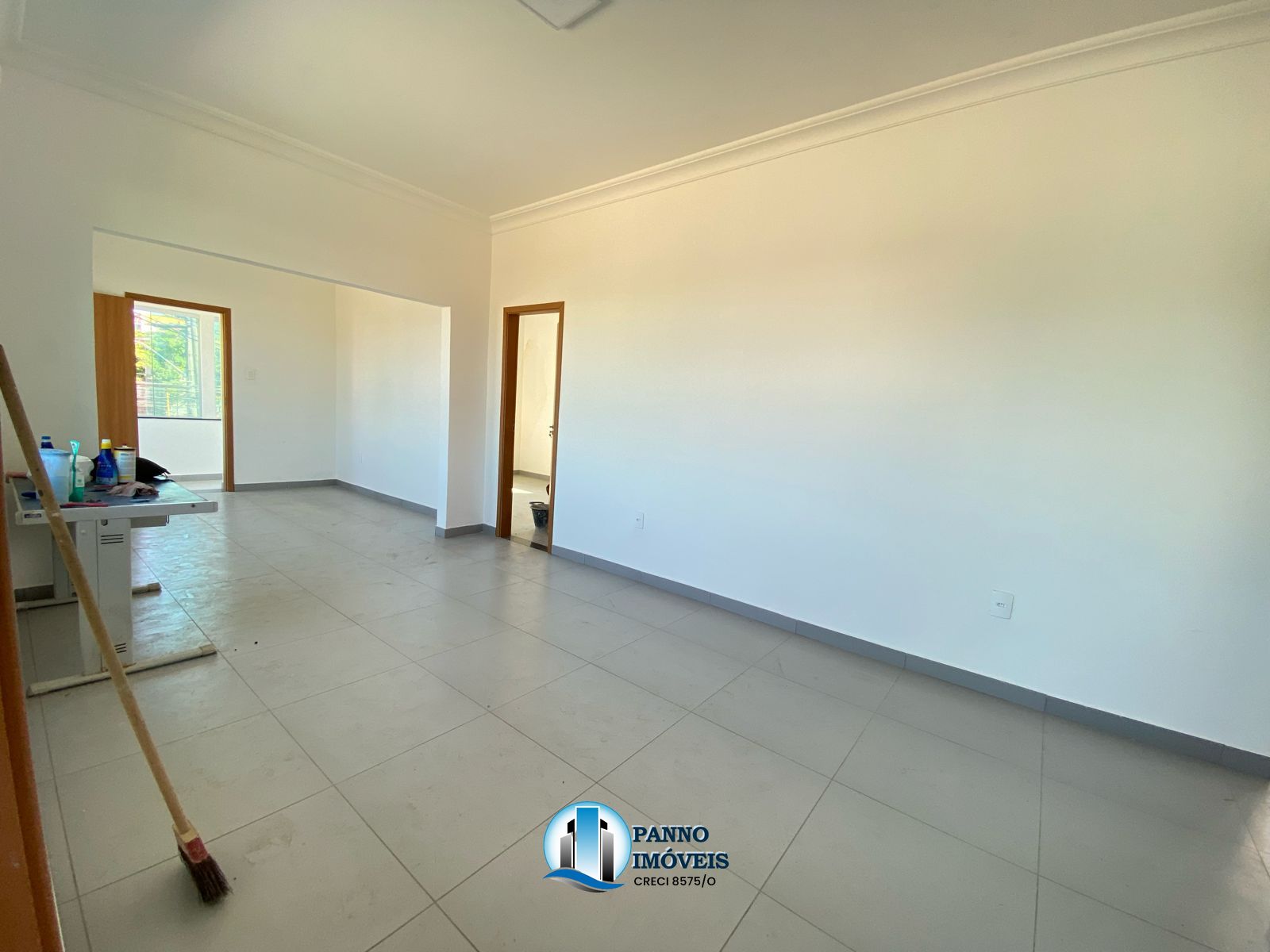Conjunto Comercial-Sala para alugar com 3 quartos, 250m² - Foto 8