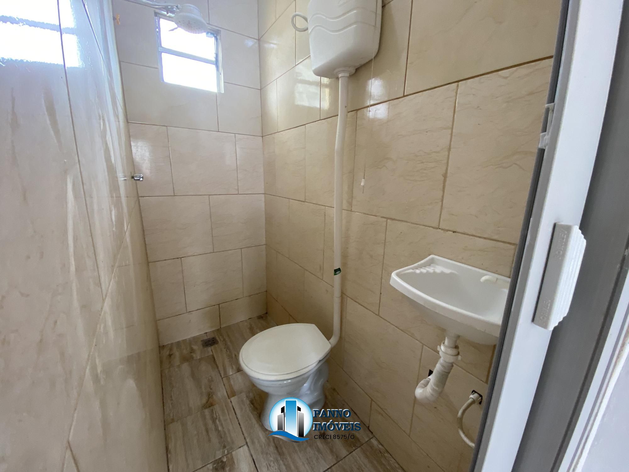 Casa com 2 Dormitórios para alugar, 65 m² por R$ 650,00 Casa com 2 Dormitórios para alugar, 65 m² por R$ 650,00