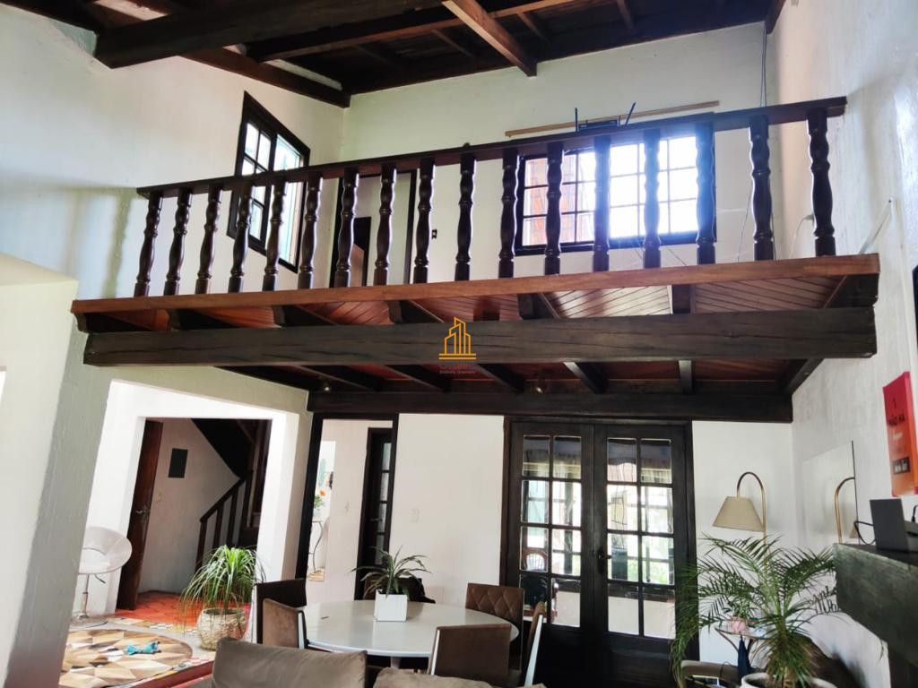 Casa à venda com 3 quartos, 320m² - Foto 9