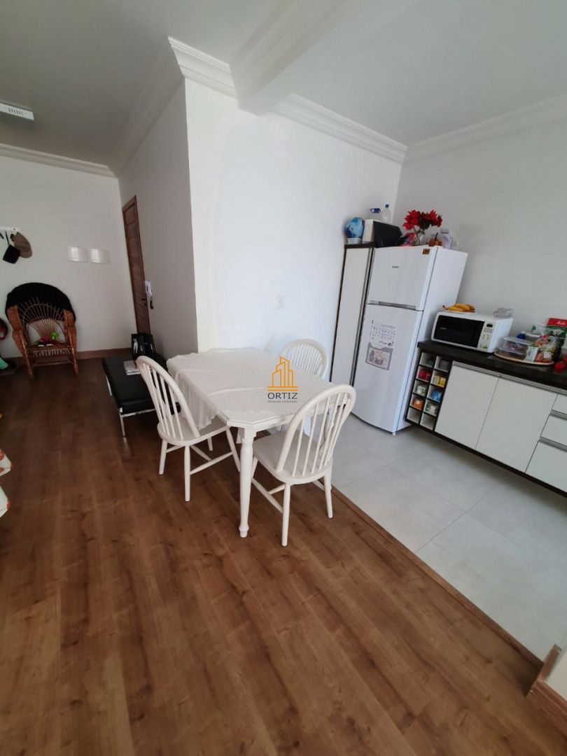 Apartamento à venda com 2 quartos, 72m² - Foto 3