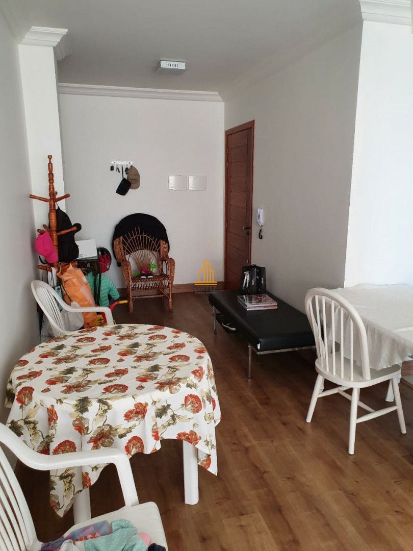 Apartamento à venda com 2 quartos, 72m² - Foto 1