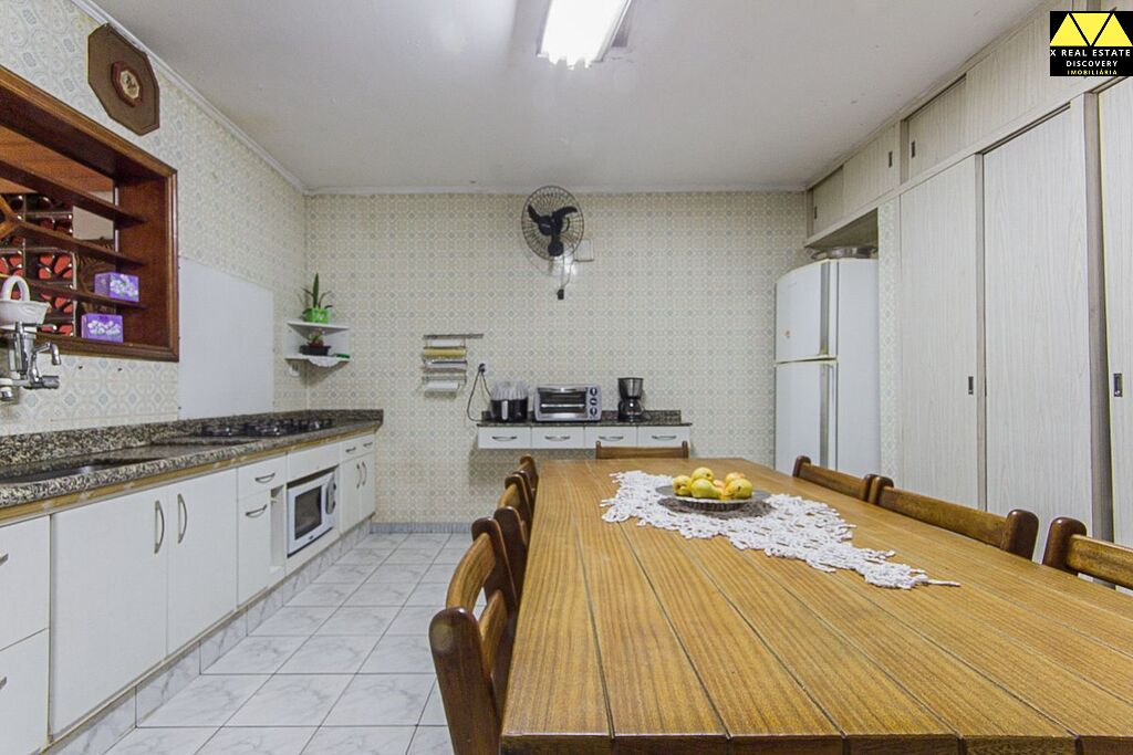 Casa à venda com 3 quartos, 300m² - Foto 4