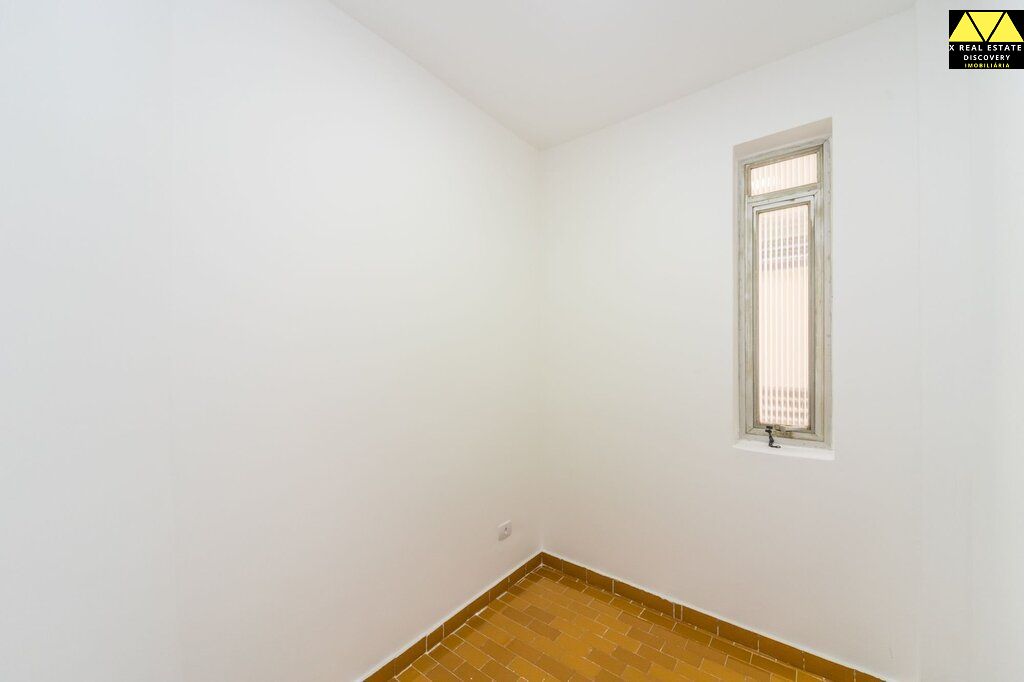 Apartamento à venda com 3 quartos, 145m² - Foto 2