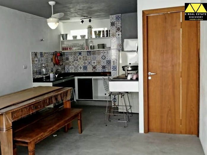 Casa à venda com 3 quartos, 240m² - Foto 1