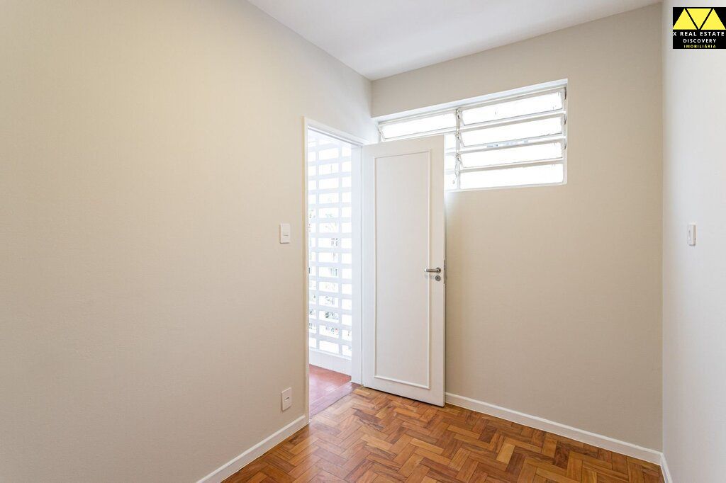 Apartamento à venda com 3 quartos, 135m² - Foto 2