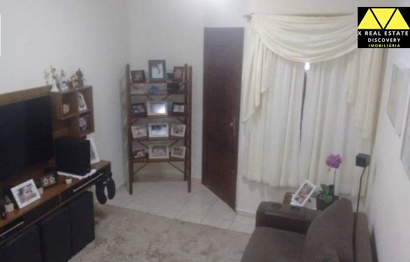 Casa à venda com 2 quartos, 80m² - Foto 1