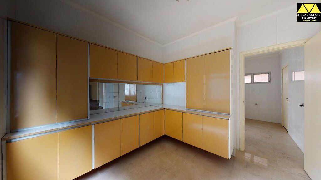 Apartamento à venda com 3 quartos, 187m² - Foto 2