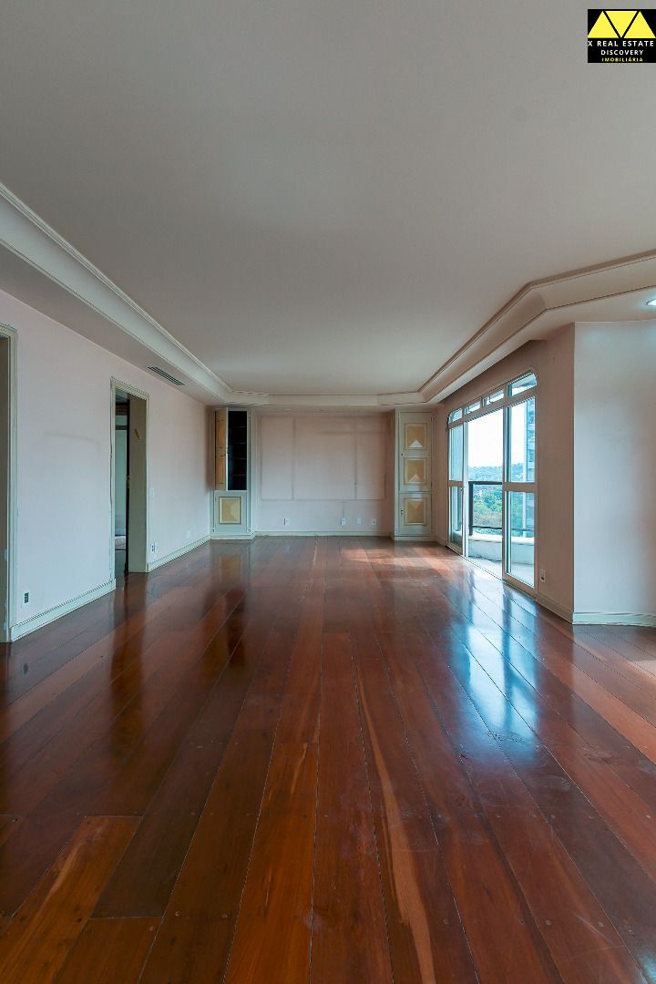 Apartamento à venda com 3 quartos, 185m² - Foto 8