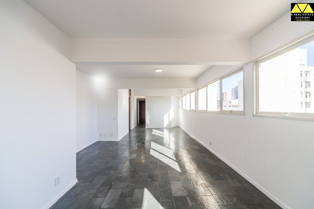 Apartamento à venda com 3 quartos, 121m² - Foto 1