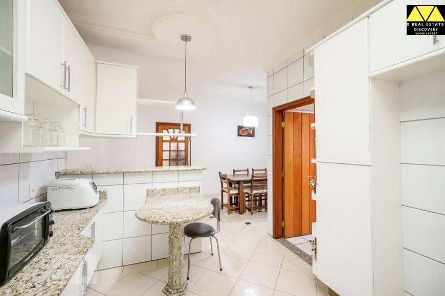 Casa à venda com 3 quartos, 300m² - Foto 17