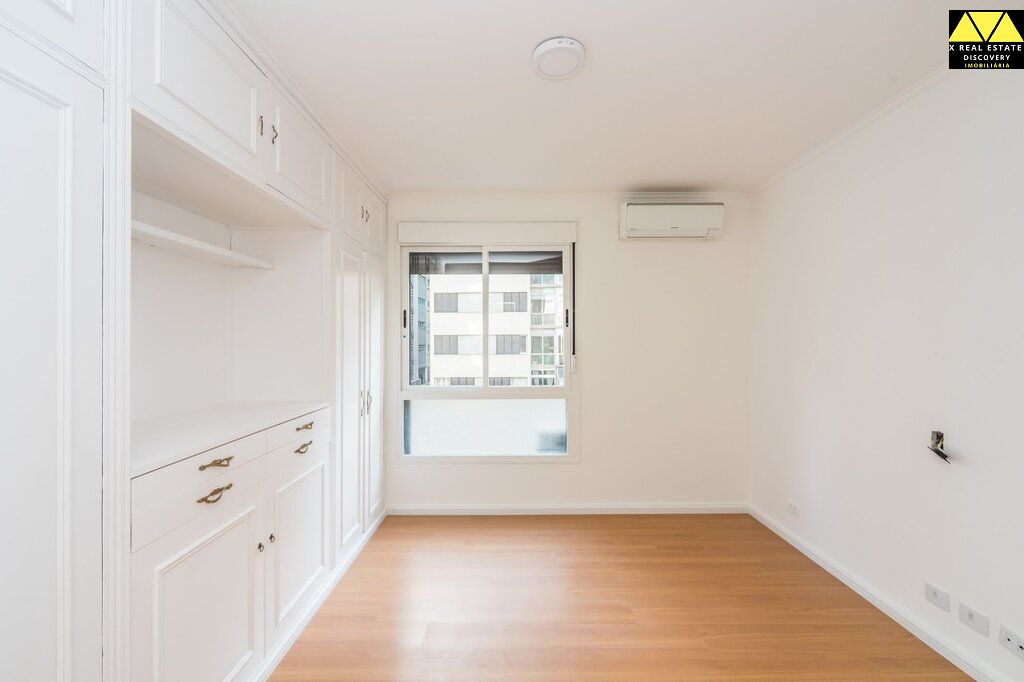 Apartamento à venda com 3 quartos, 189m² - Foto 8