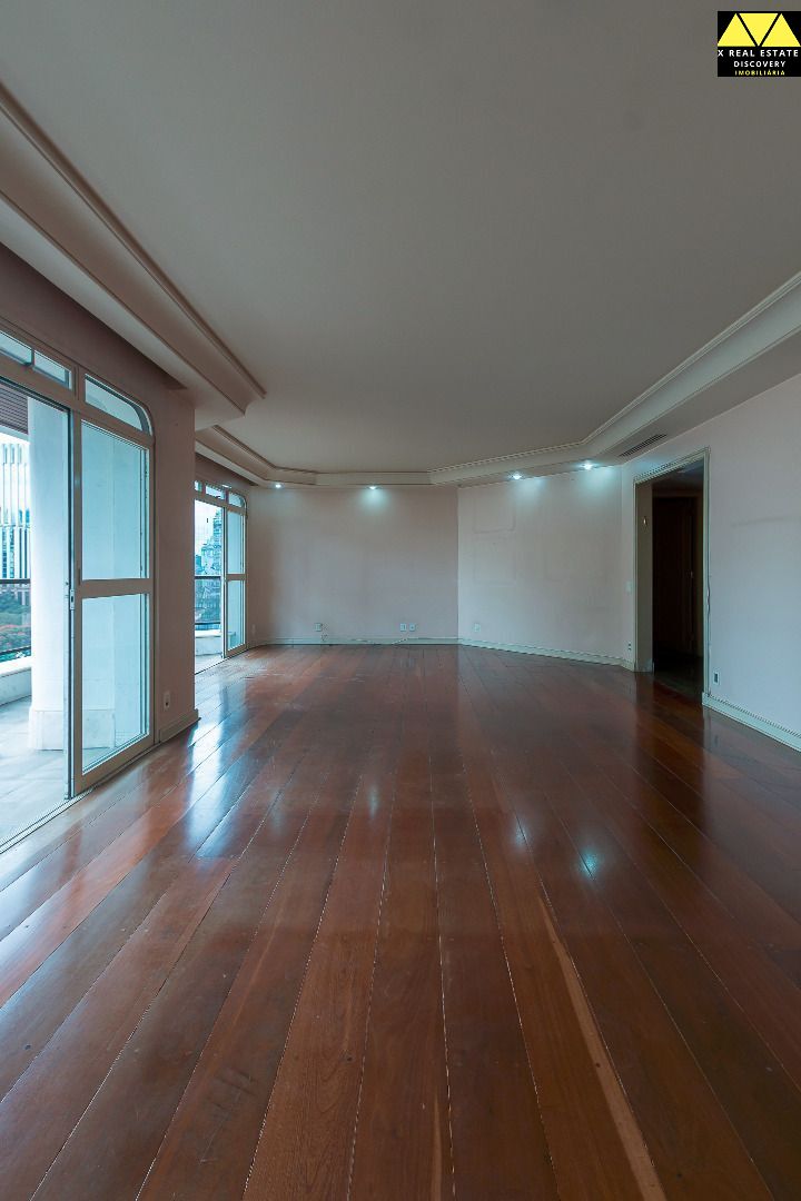 Apartamento à venda com 3 quartos, 185m² - Foto 9