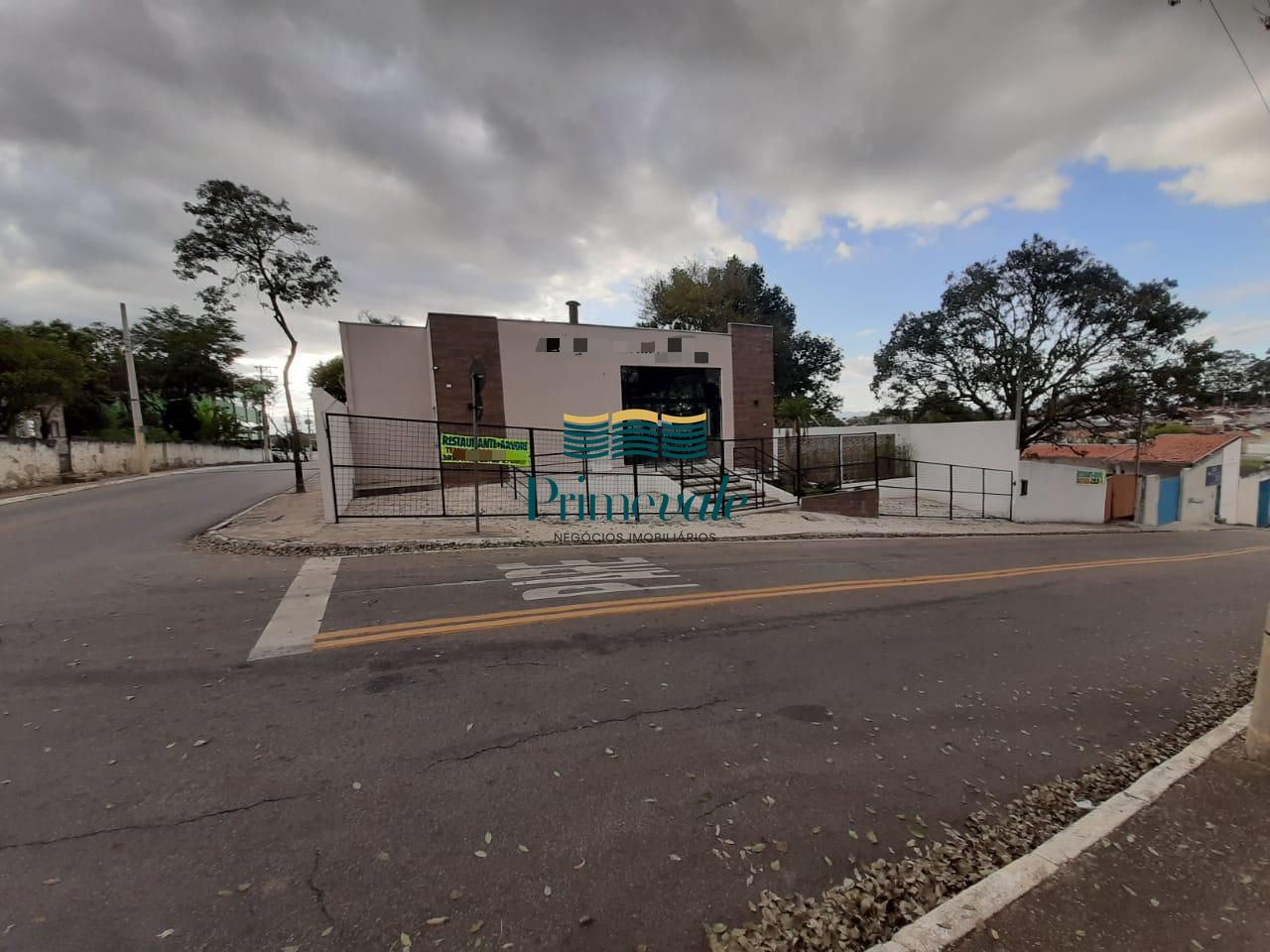 Prédio Inteiro, 300 m² - Foto 1