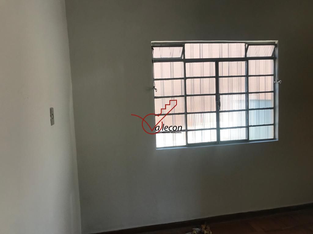 Casa à venda com 6 quartos, 197m² - Foto 18