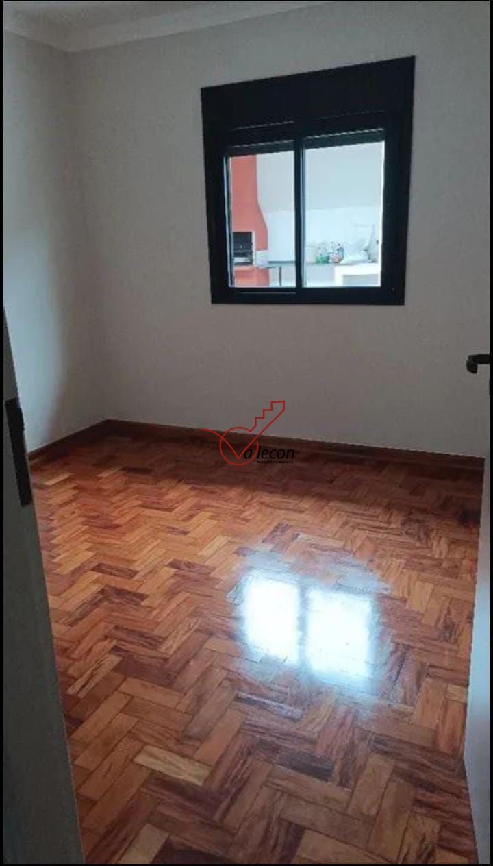 Casa à venda com 3 quartos, 250m² - Foto 2