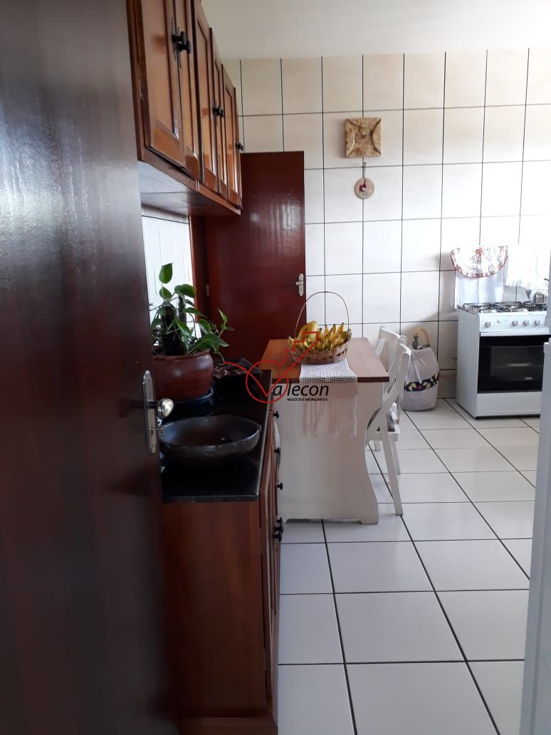 Casa à venda com 3 quartos, 326m² - Foto 19