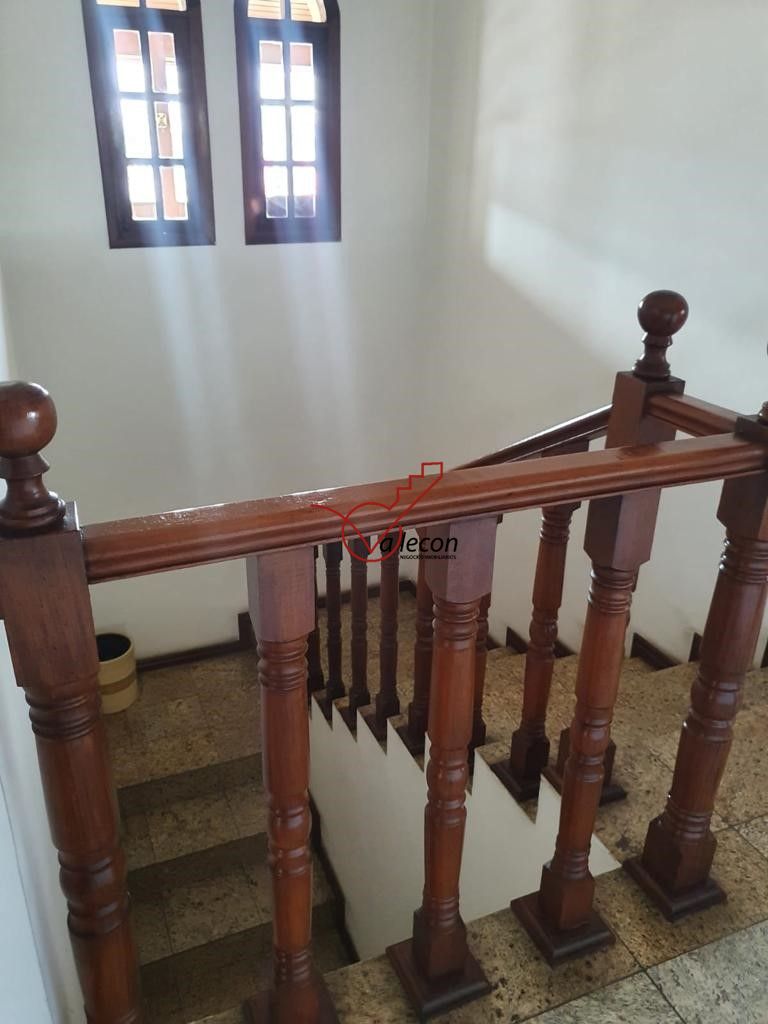 Casa à venda com 3 quartos, 237m² - Foto 8