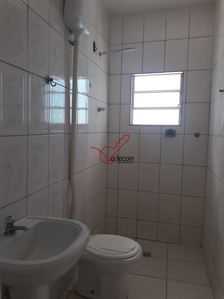 Casa à venda com 3 quartos, 150m² - Foto 2