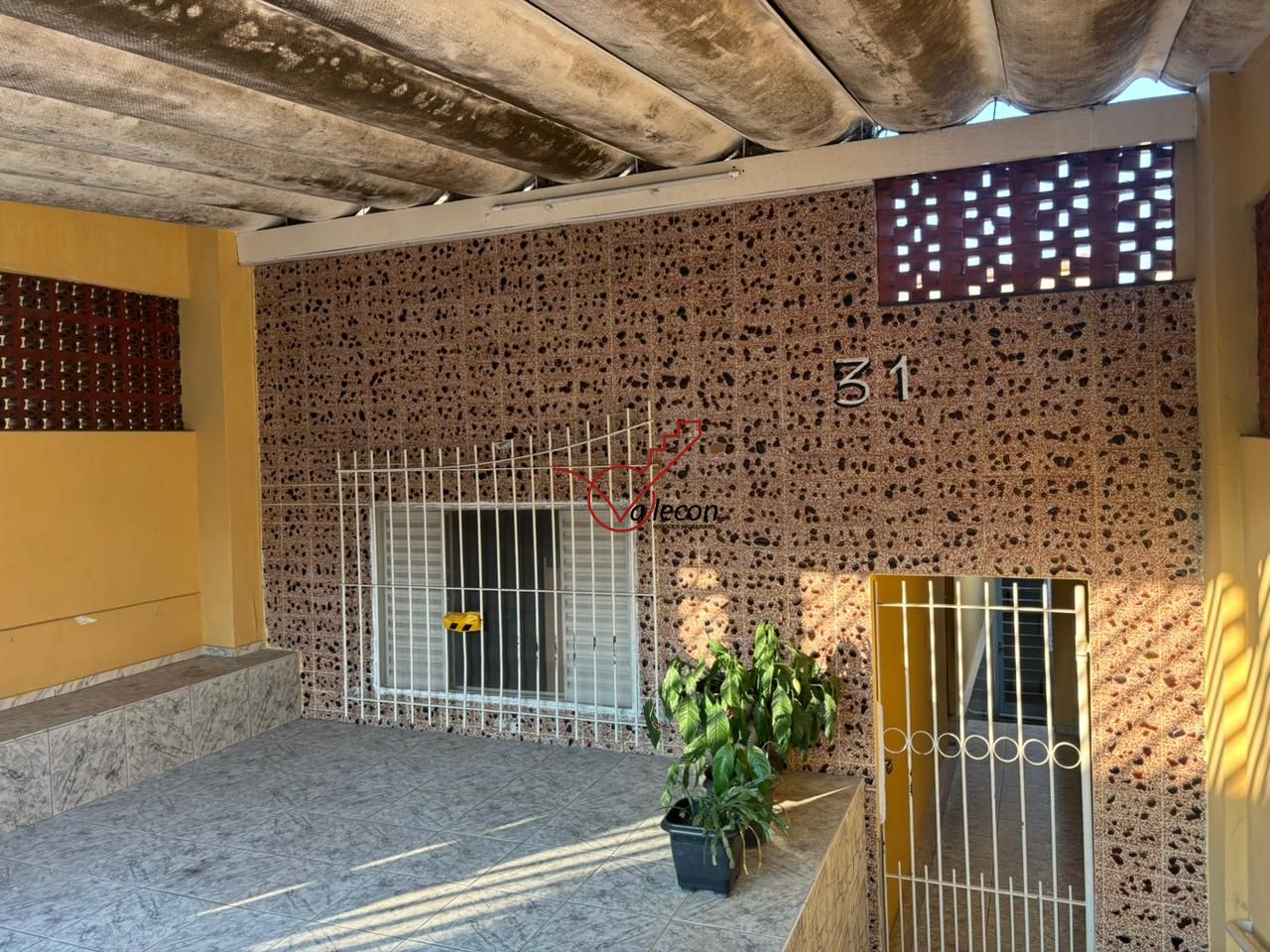 Casa à venda com 3 quartos, 100m² - Foto 1