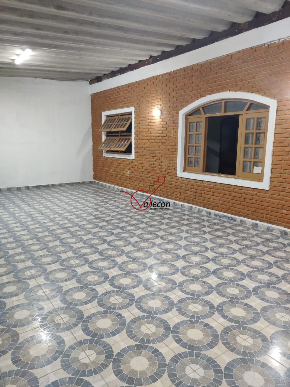 Casa à venda com 4 quartos, 170m² - Foto 1