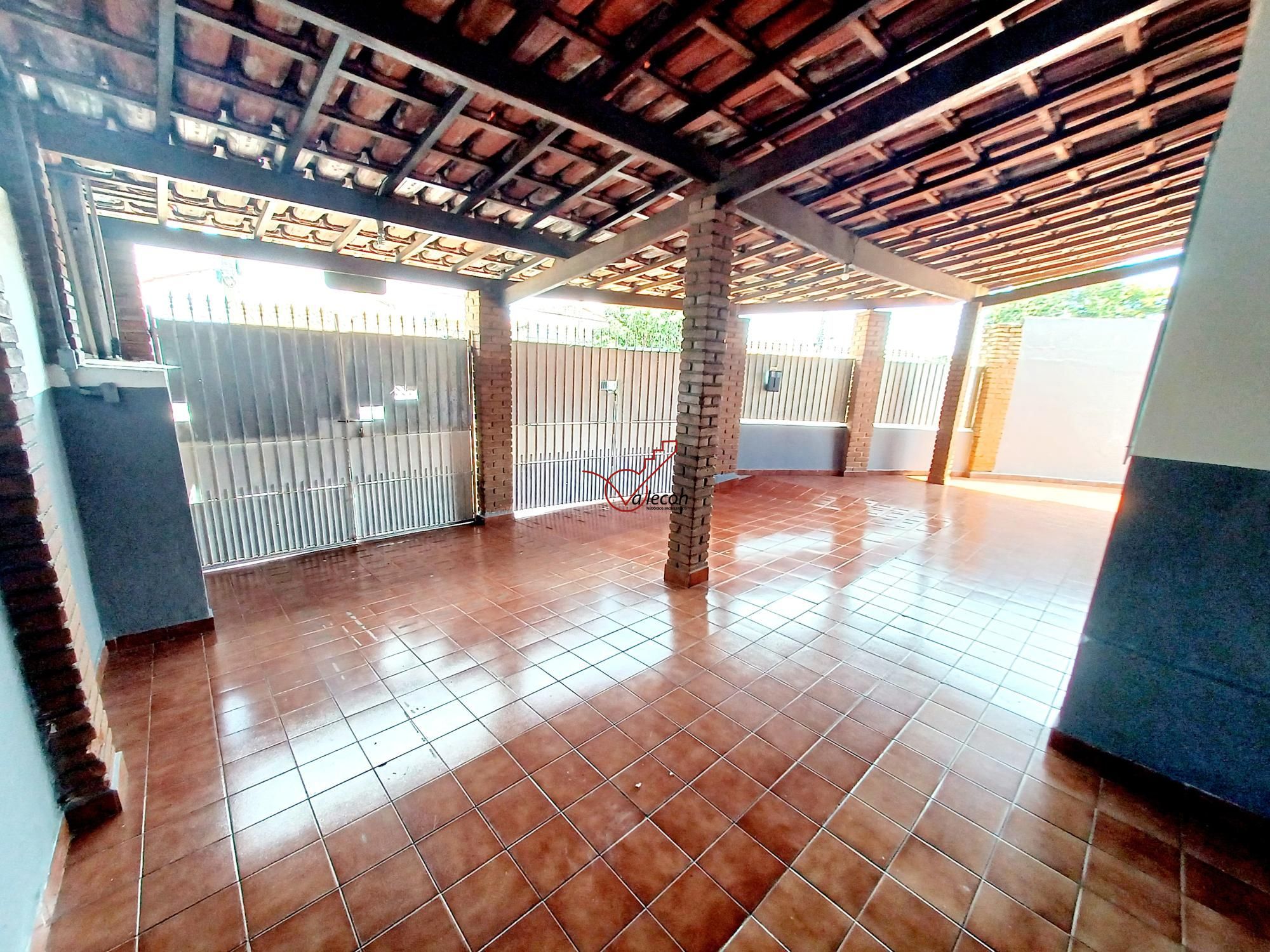 Casa à venda e aluguel com 4 quartos, 194m² - Foto 4