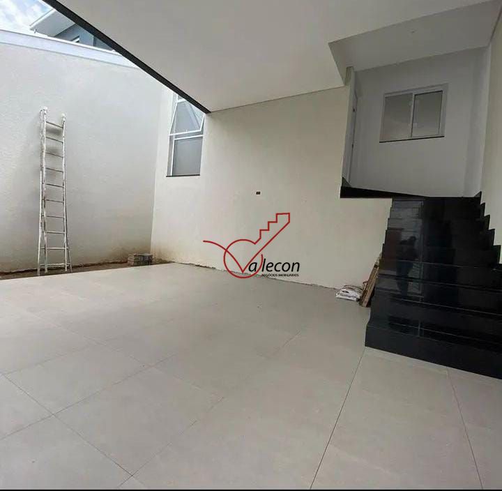 Casa à venda com 3 quartos, 121m² - Foto 8