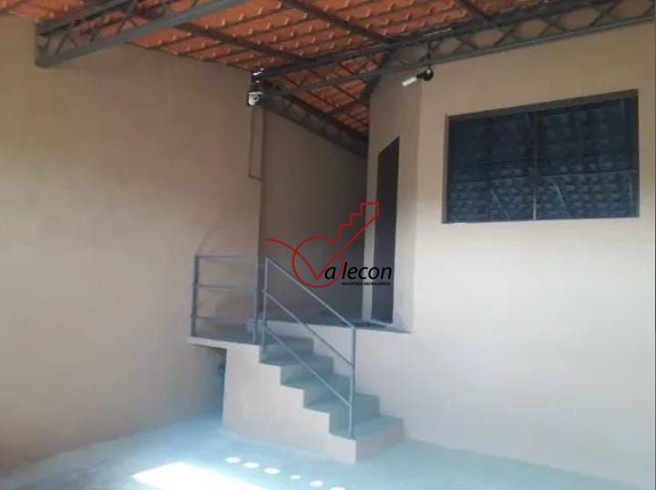 Casa à venda com 2 quartos, 97m² - Foto 1