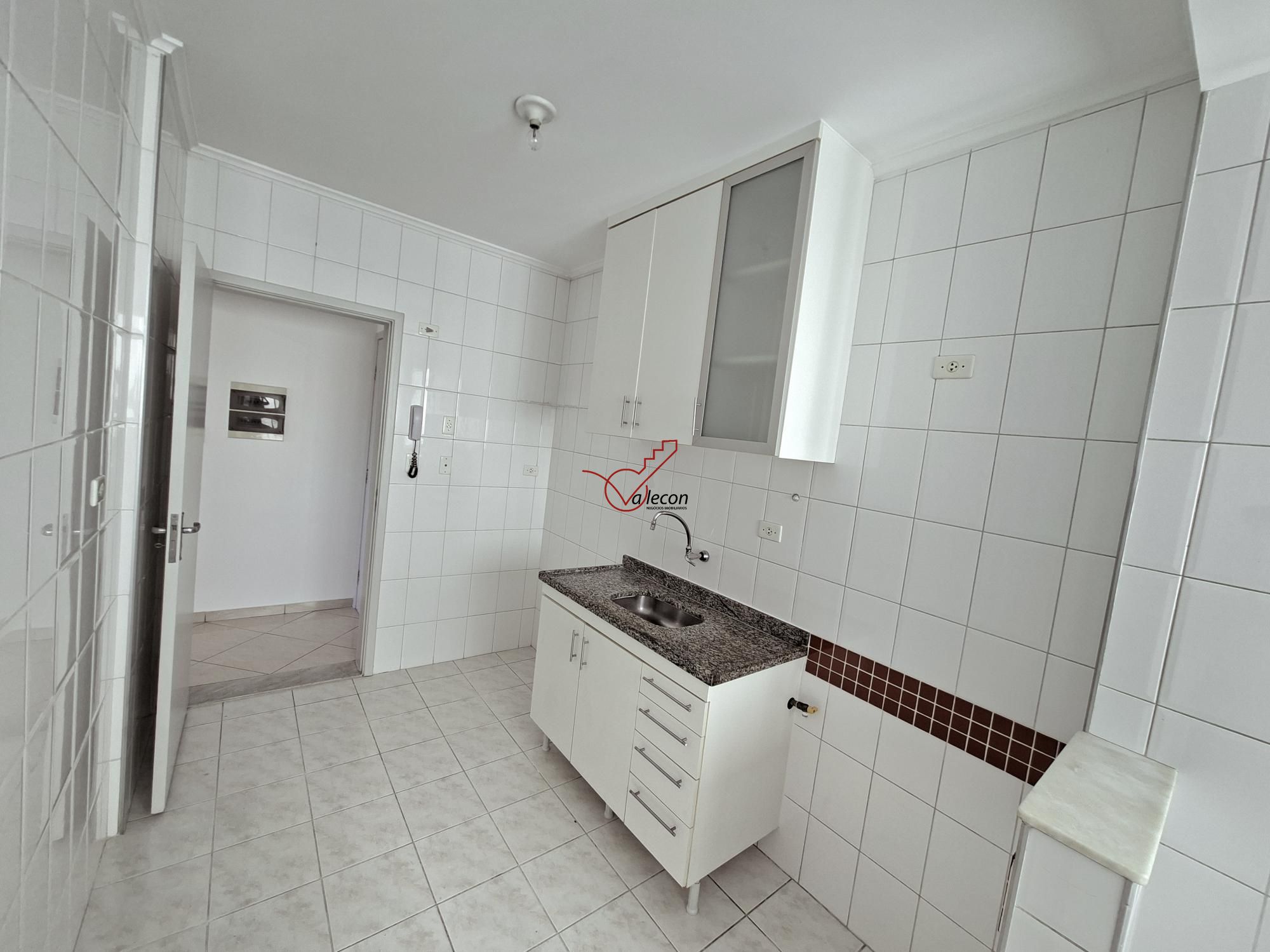 Apartamento para alugar com 3 quartos, 75m² - Foto 2