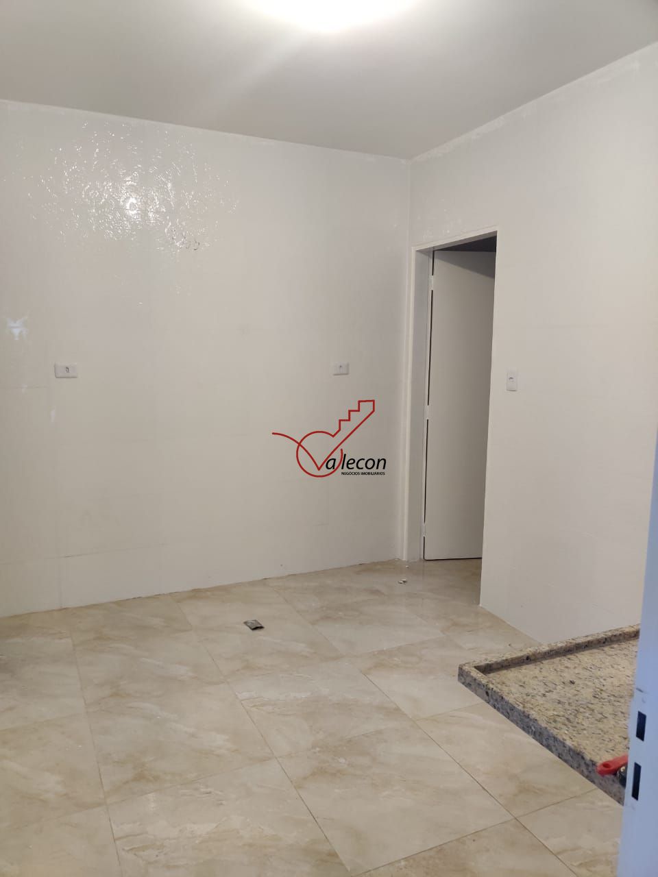 Casa à venda com 4 quartos, 170m² - Foto 4