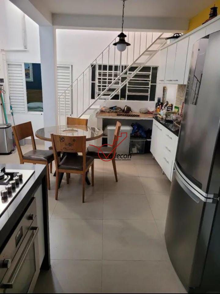 Casa à venda com 3 quartos, 200m² - Foto 7