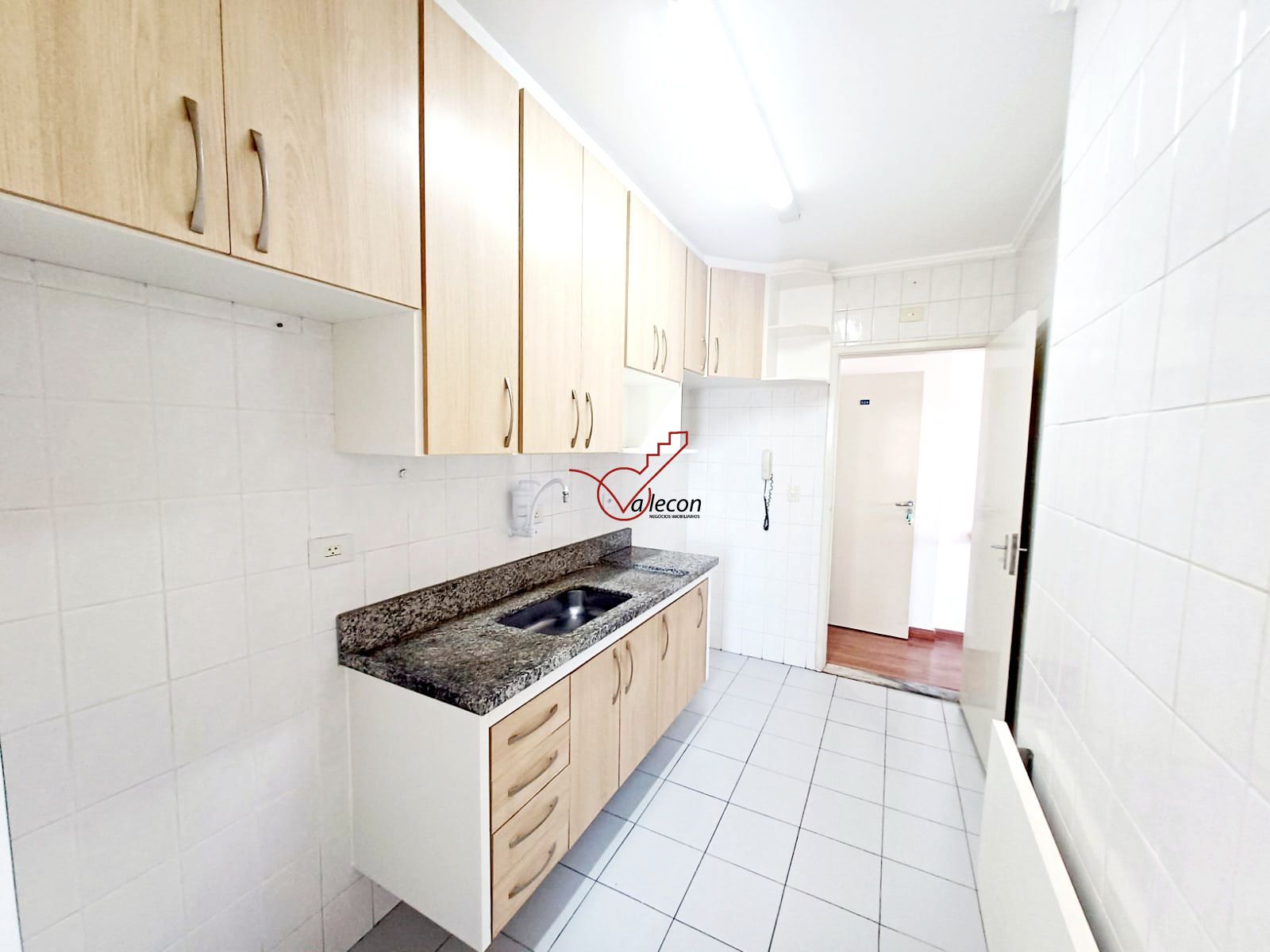 Apartamento à venda com 3 quartos, 65m² - Foto 2