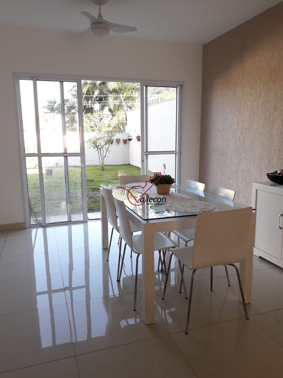 Sobrado à venda com 4 quartos, 260m² - Foto 1