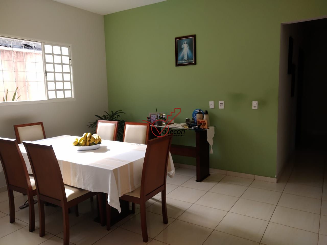 Casa à venda com 3 quartos, 100m² - Foto 1