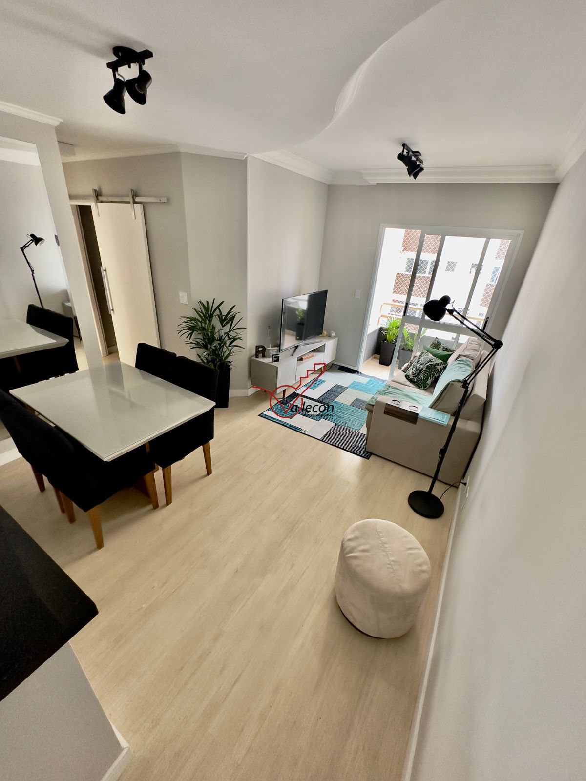 Apartamento à venda com 2 quartos, 60m² - Foto 2