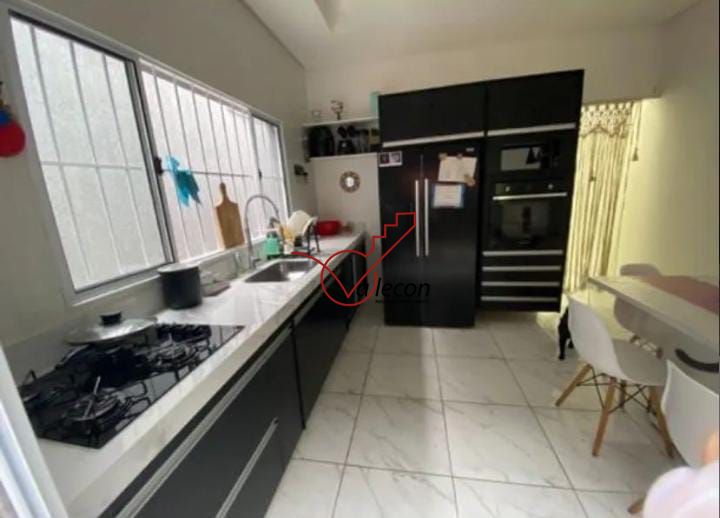 Casa à venda com 2 quartos, 80m² - Foto 5