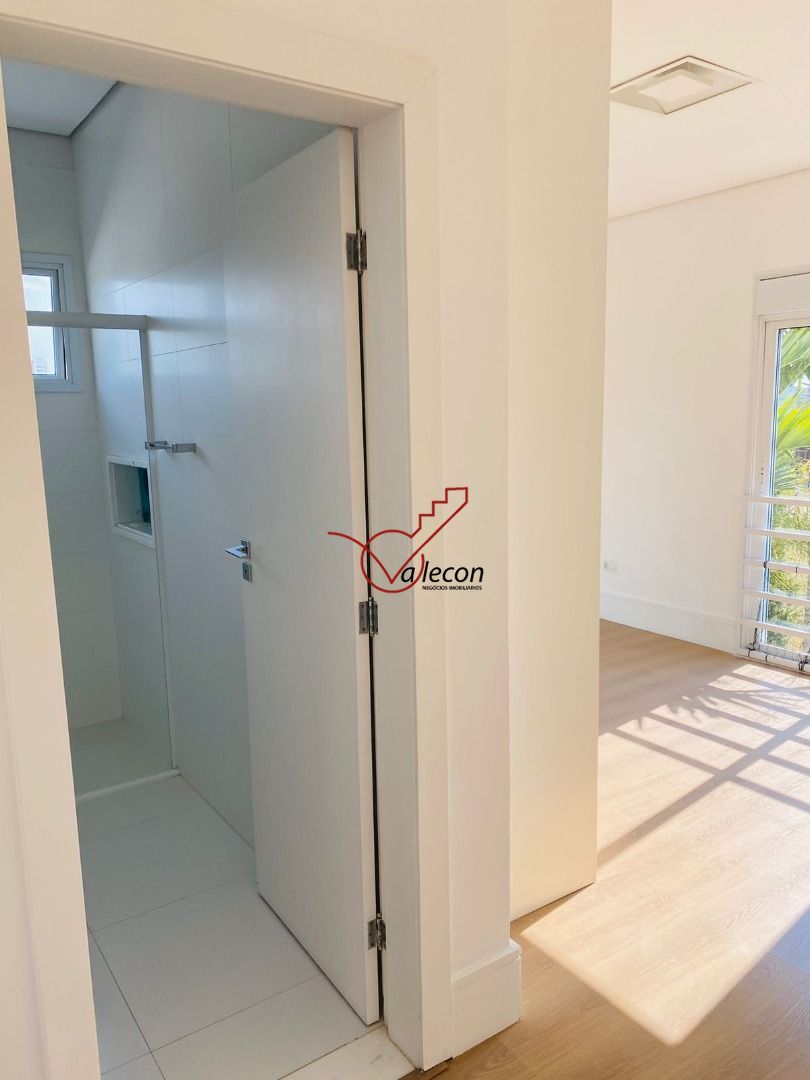 Casa à venda com 3 quartos, 322m² - Foto 16