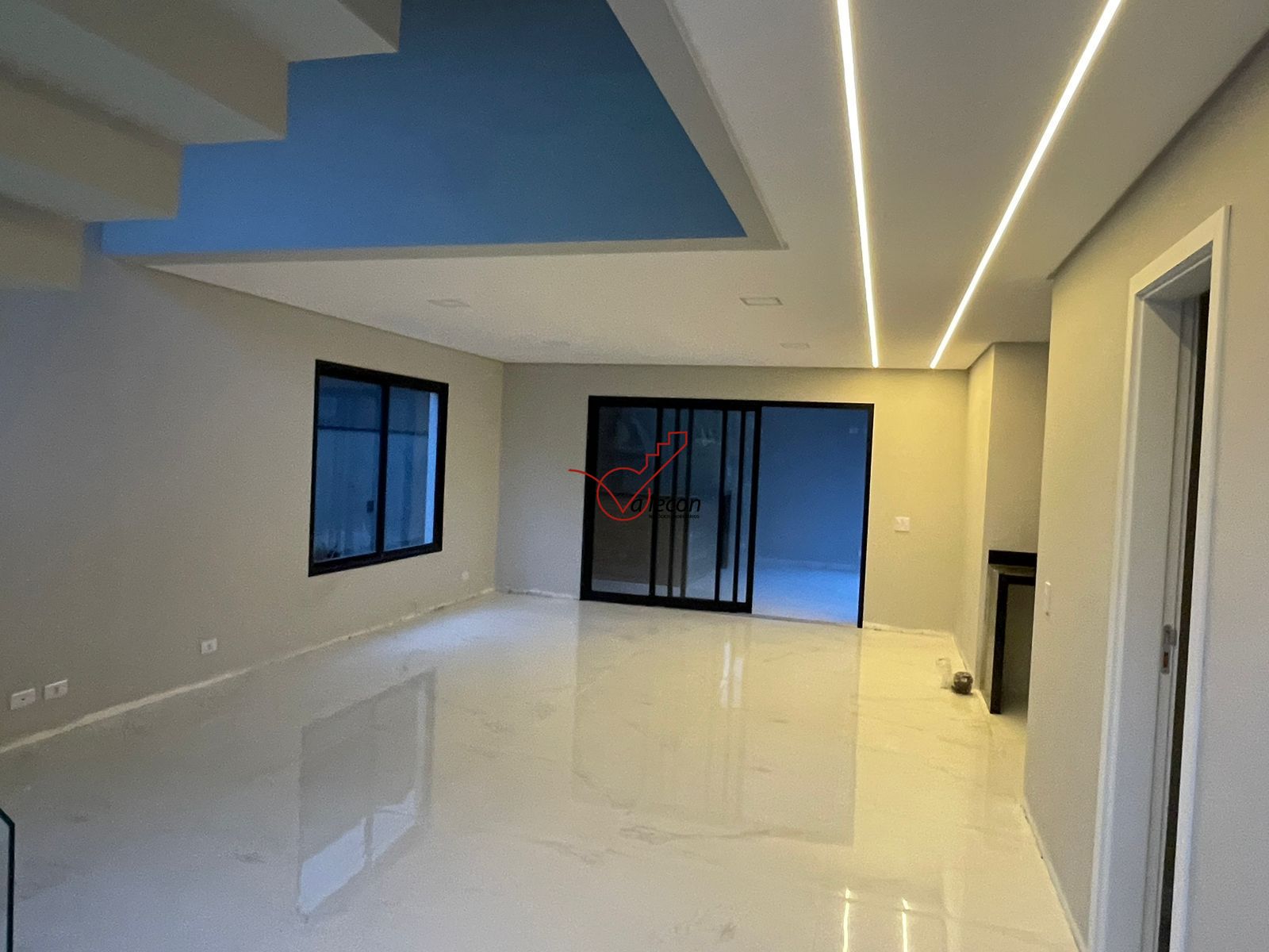 Casa de Condomínio à venda com 3 quartos, 250m² - Foto 8