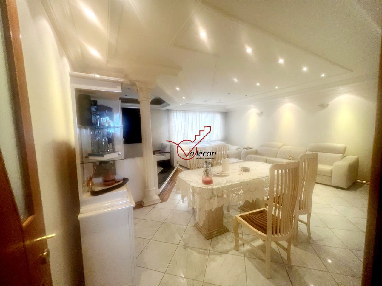 Apartamento à venda com 3 quartos, 146m² - Foto 3
