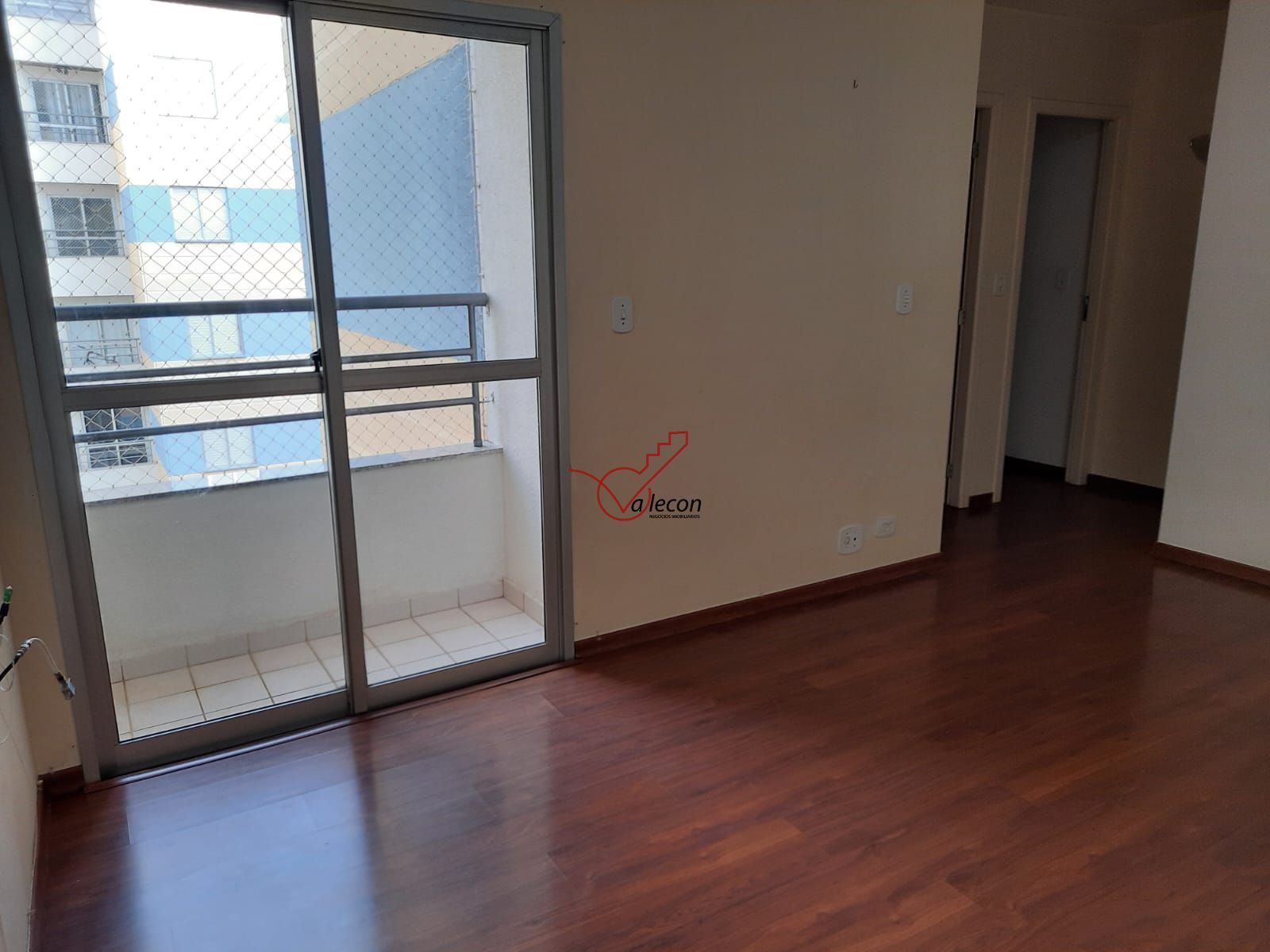 Apartamento à venda com 2 quartos, 60m² - Foto 2