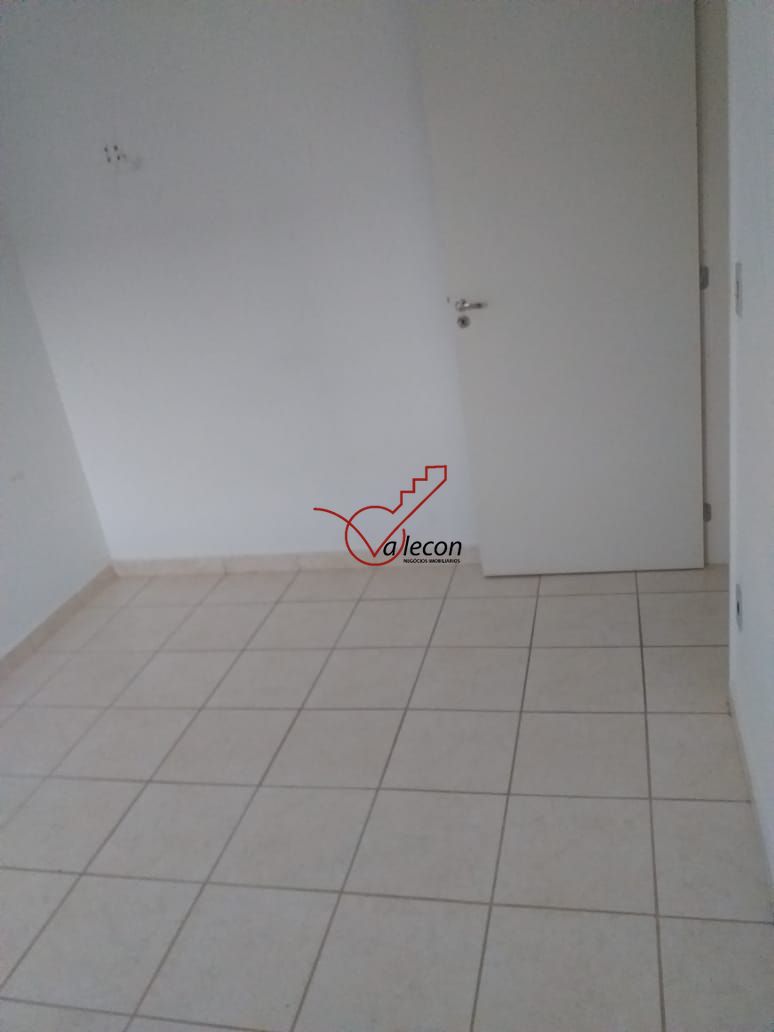 Apartamento à venda com 2 quartos, 70m² - Foto 3