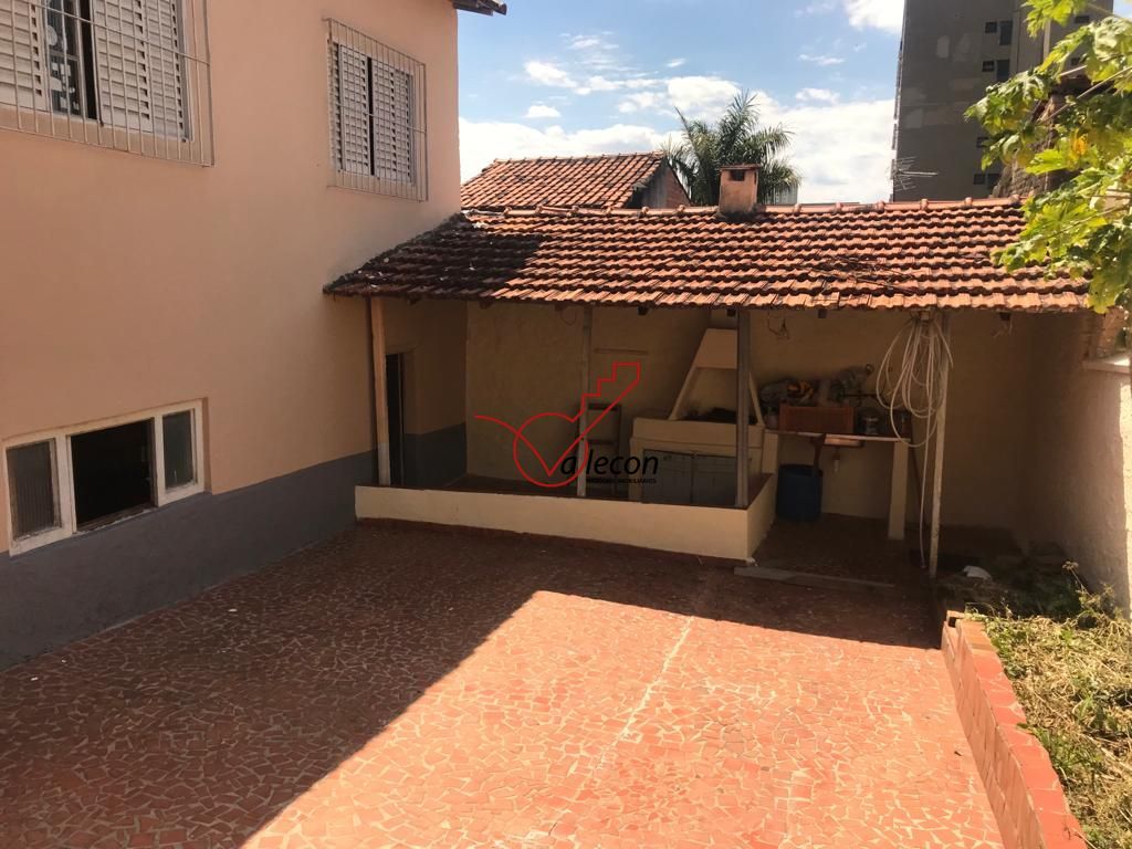 Casa à venda com 6 quartos, 197m² - Foto 4