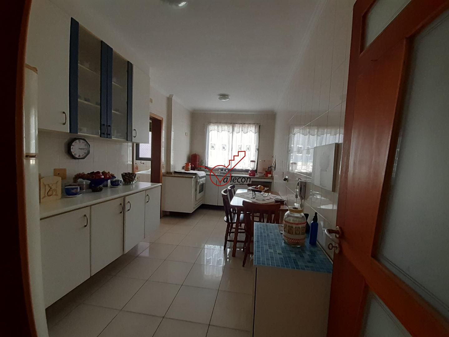 Apartamento à venda com 3 quartos, 135m² - Foto 10