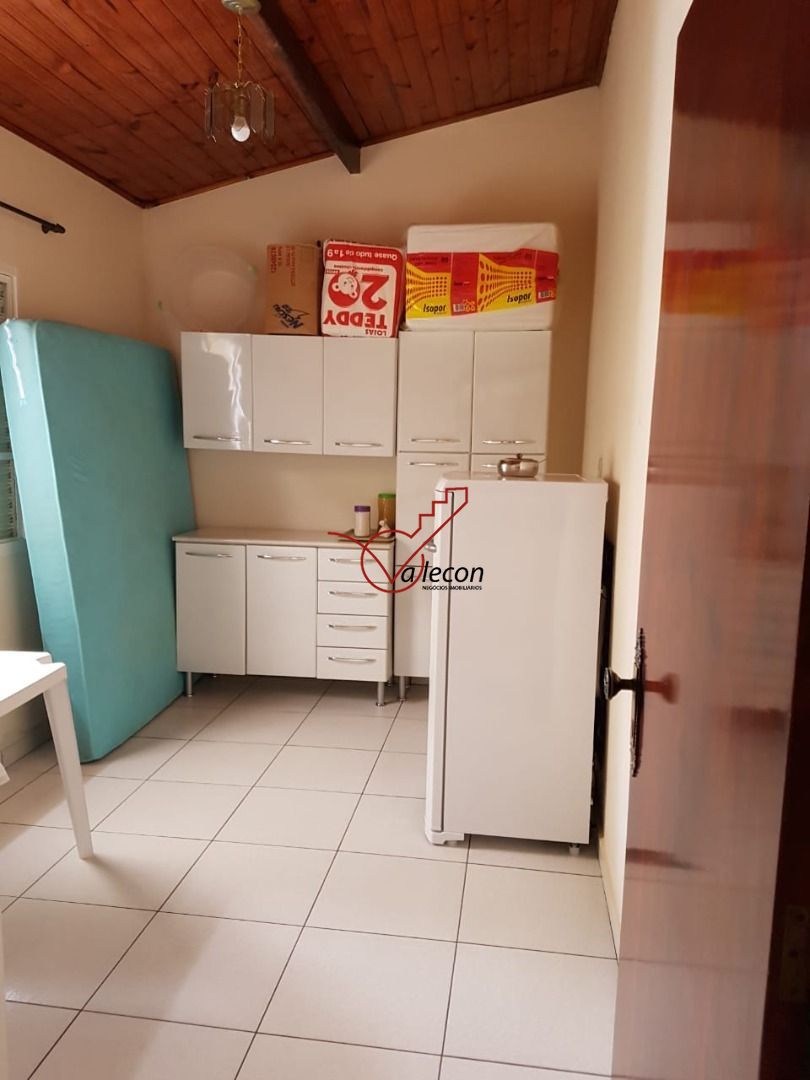 Casa à venda com 3 quartos, 186m² - Foto 7