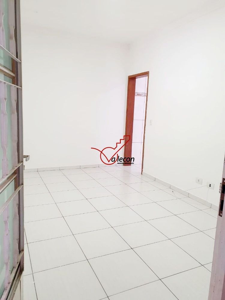 Casa à venda com 2 quartos, 64m² - Foto 3