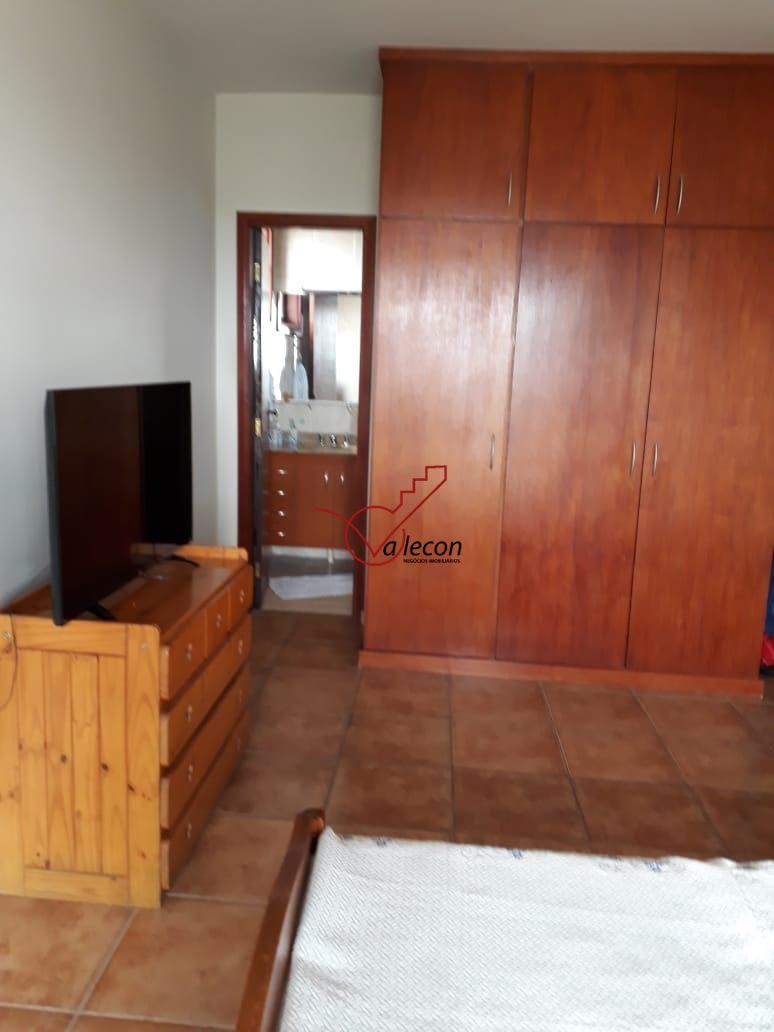 Casa à venda com 3 quartos, 326m² - Foto 20