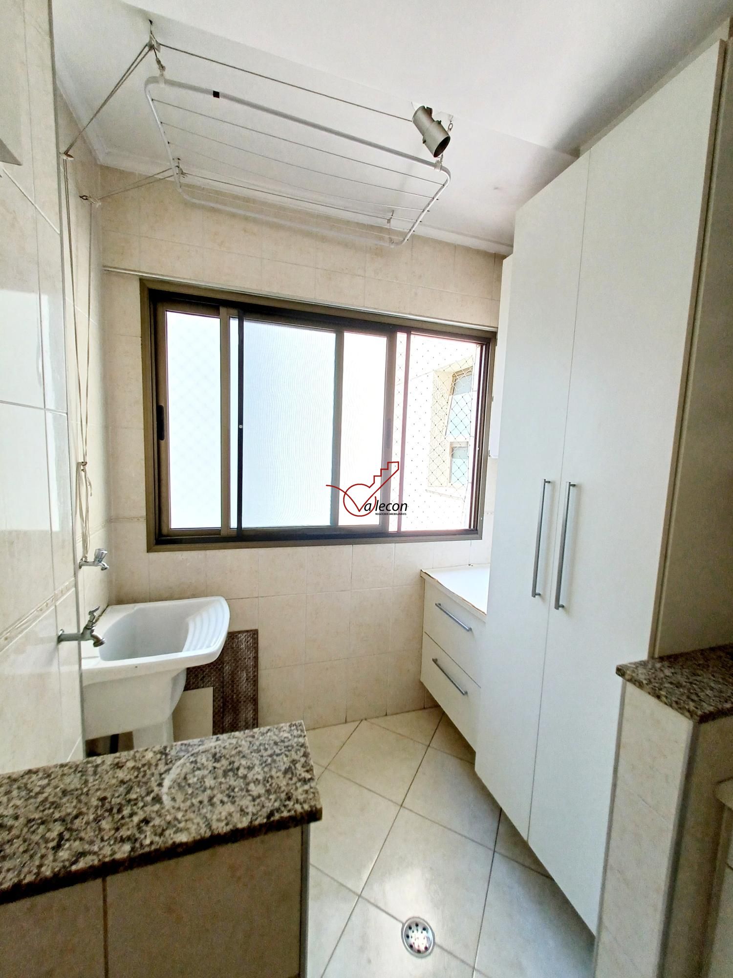 Apartamento à venda com 3 quartos, 75m² - Foto 3