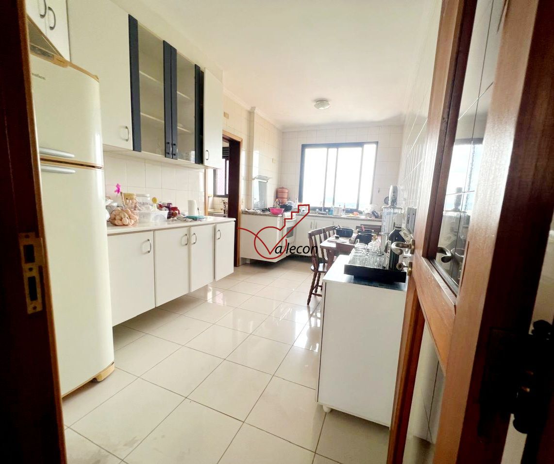 Apartamento à venda com 3 quartos, 146m² - Foto 8
