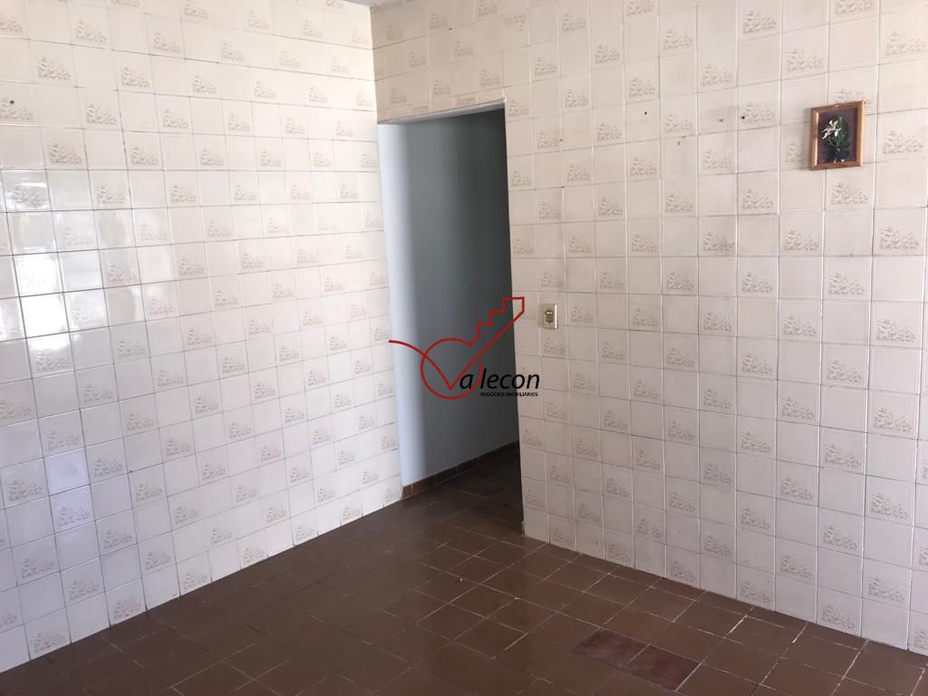 Casa à venda com 6 quartos, 197m² - Foto 13